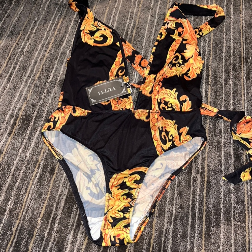 NWT vutti one piece